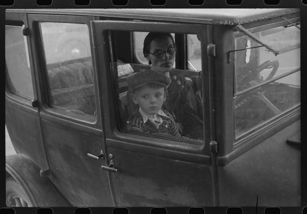 [Untitled photo, possibly related to: Greene County, Georgia. Farmer and his family]. Sourced from the Library of Congress.