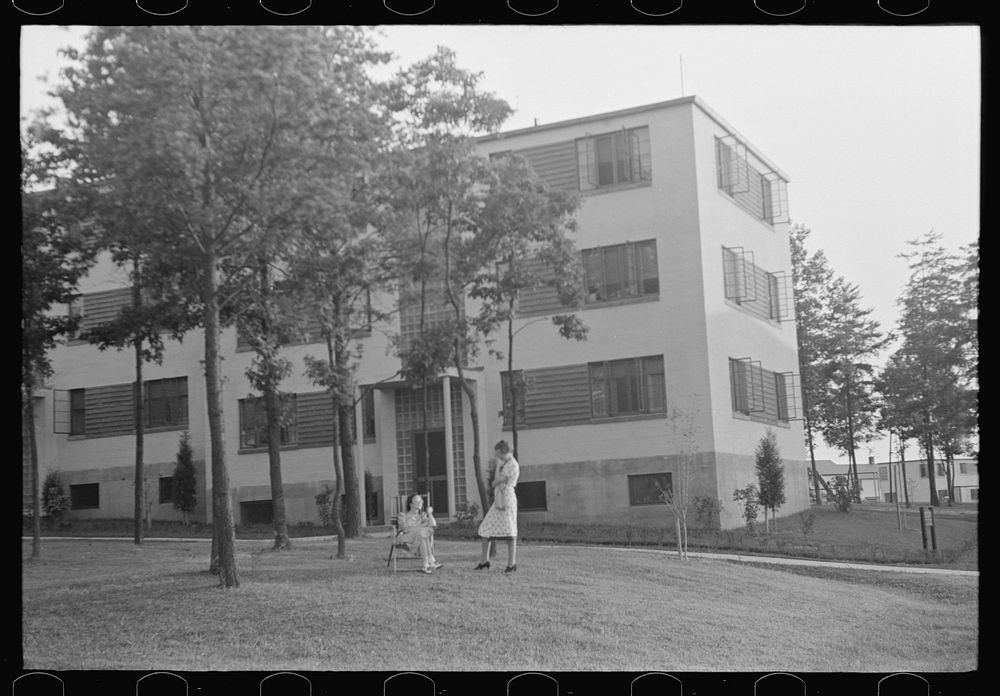 Apartment houses at Greenbelt, Maryland. Sourced from the Library of Congress.