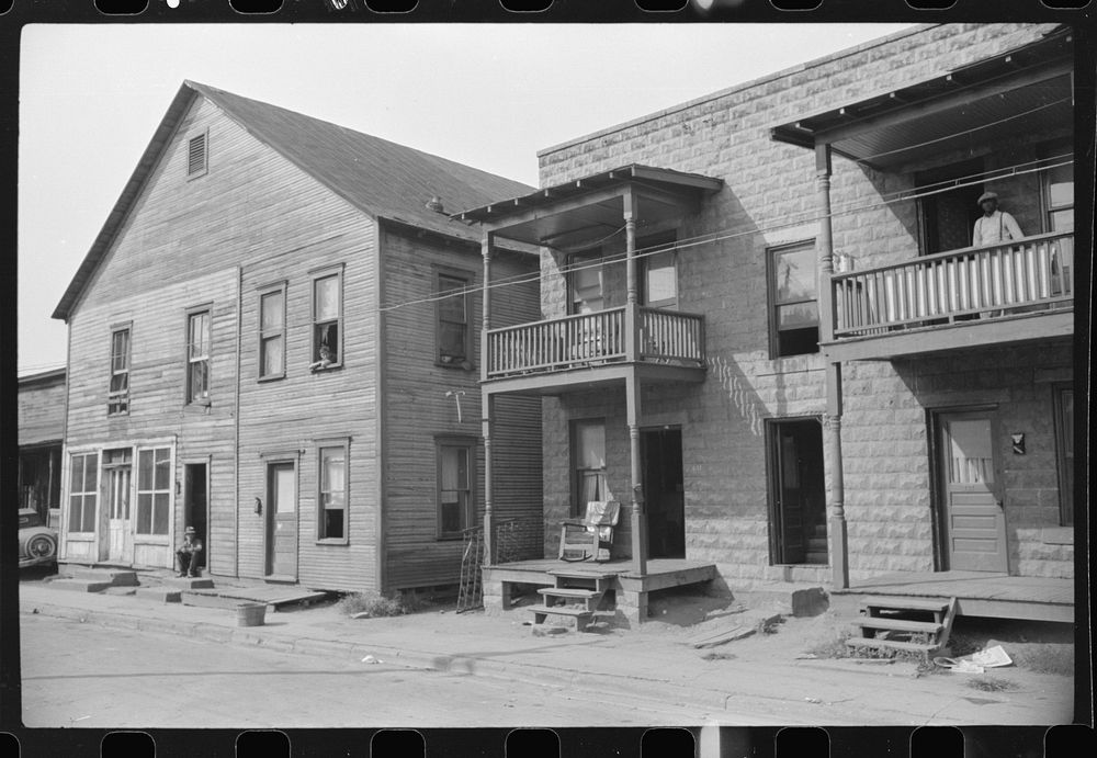 Houses, Charleston, West Virginia. Sourced from the Library of Congress.