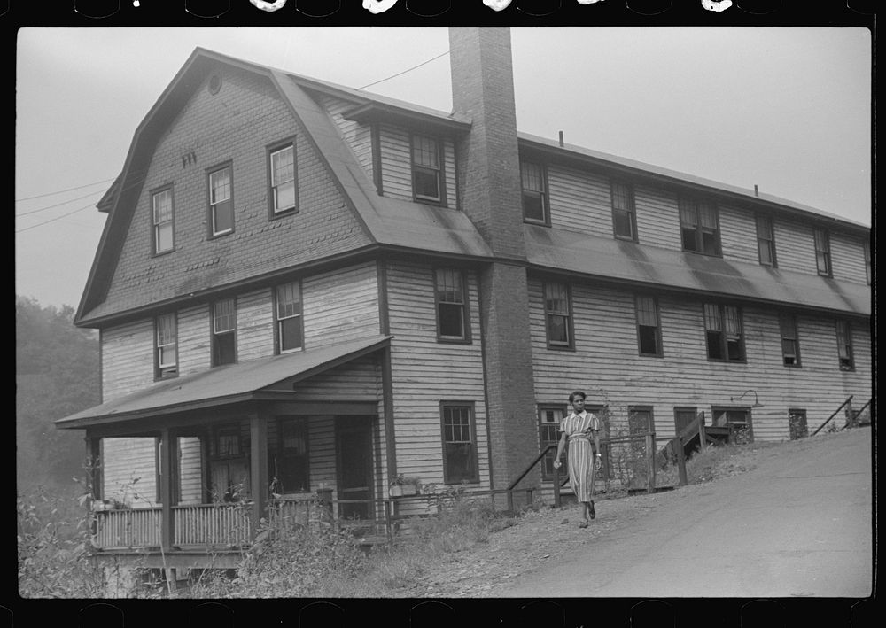 Old clubhouse (boardinghouse) Caples, West Virginia. Sourced from the Library of Congress.