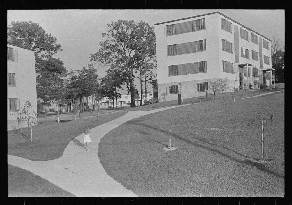 Greenbelt, Maryland, model community of the Resettlement Administration. Sourced from the Library of Congress.