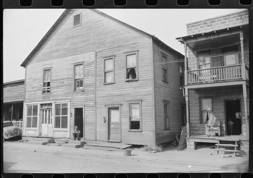 House,  and white section, Charleston, West Virginia. Sourced from the Library of Congress.
