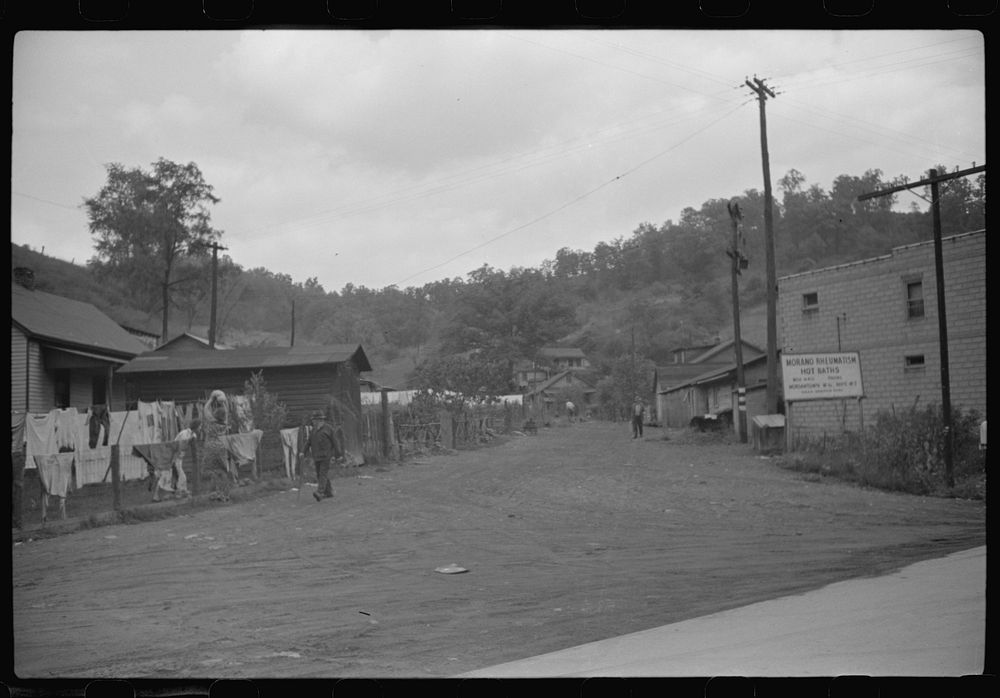 [Untitled photo, possibly related to: Clothes line on fence in front yard of coal miner's home, Scotts Run, West Virginia].…