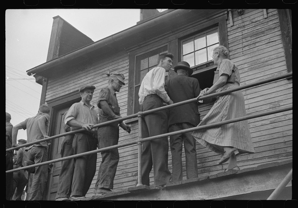 Payday, coal mining town, Osage, West Virginia. Sourced from the Library of Congress.