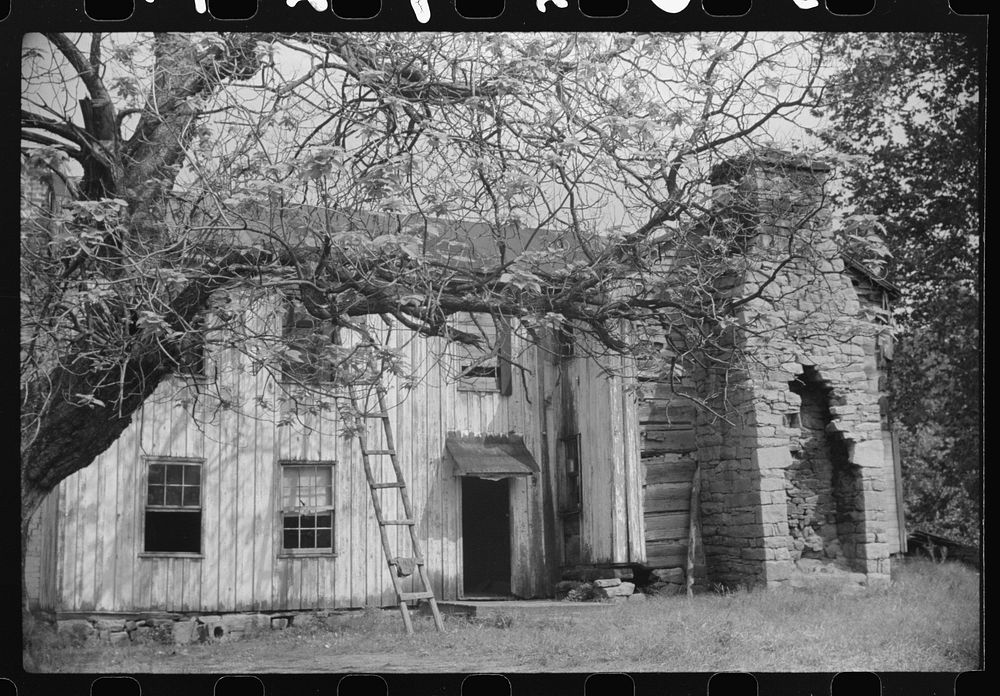 Old abandoned farmhouse on main highway between Morgantown and Elkins, West Virginia. Sourced from the Library of Congress.