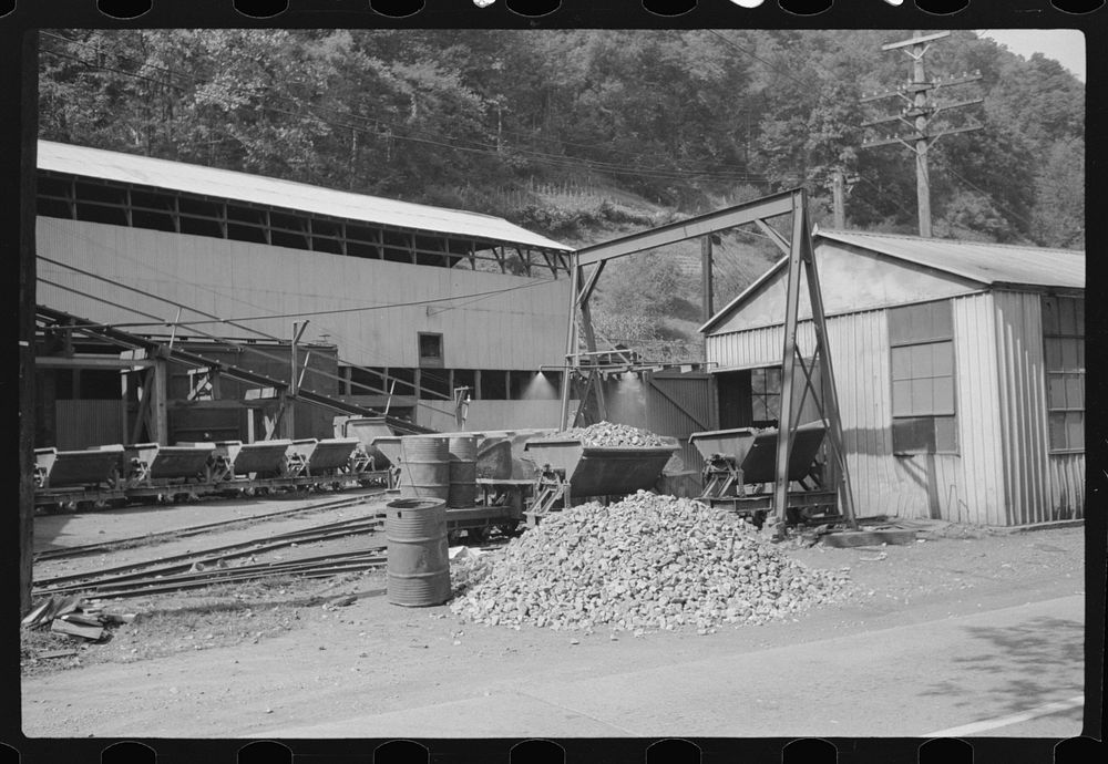 An alloy plant, Falls View, West Virginia. Sourced from the Library of Congress.
