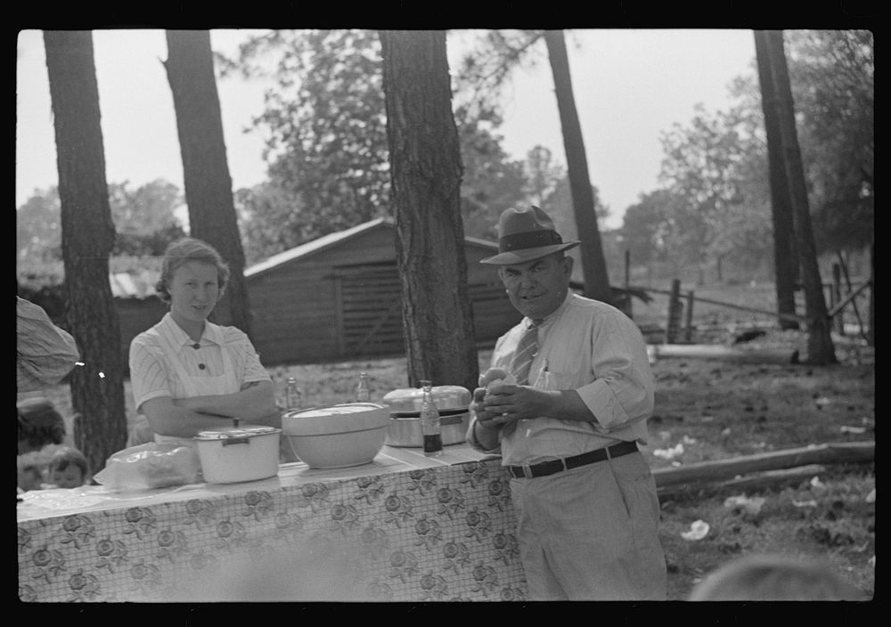[Untitled photo, possibly related to: Picnic at Irwinville Farms, Georgia, on May Day]. Sourced from the Library of Congress.