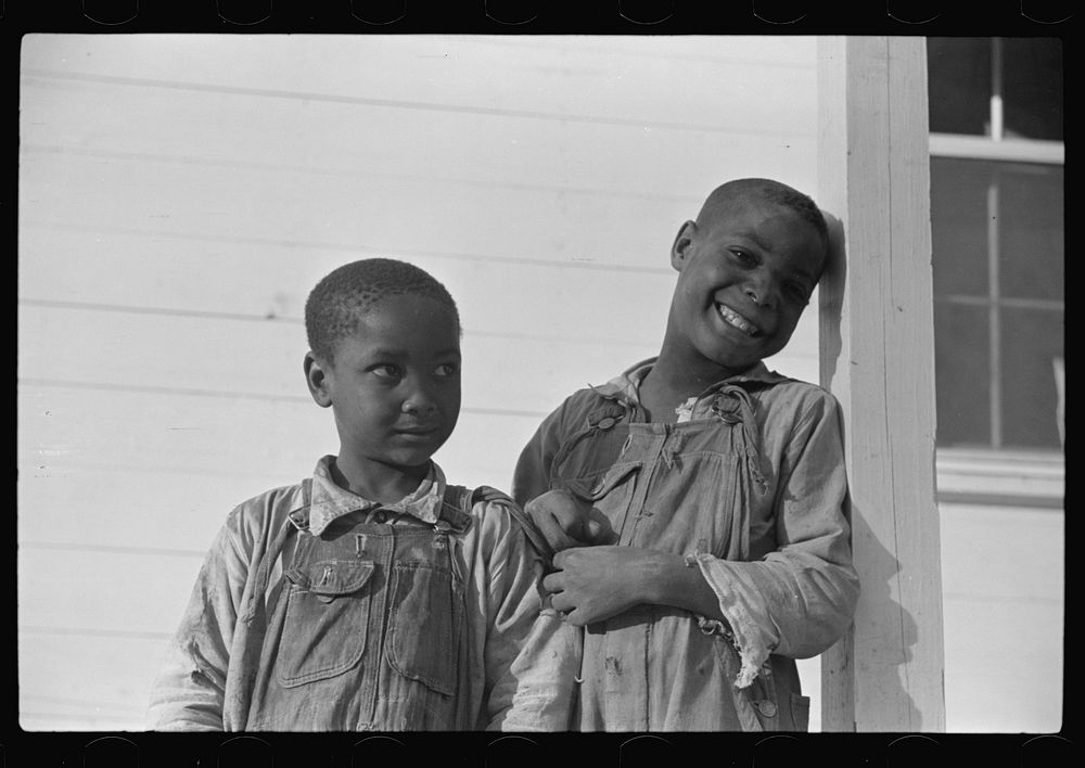 N.R.A. and Lindberg Pettway, sons of Nolan Pettway, Gees Bend, Alabama. Sourced from the Library of Congress.