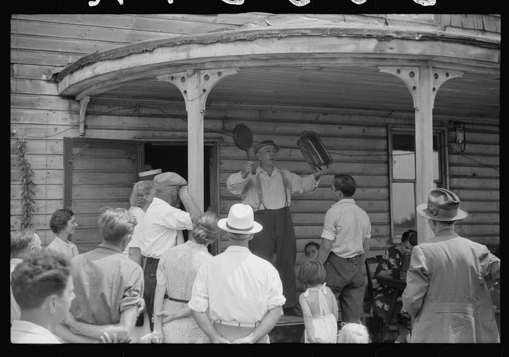 York County, Pennsylvania. An auction sale of a house and household goods. Sourced from the Library of Congress.