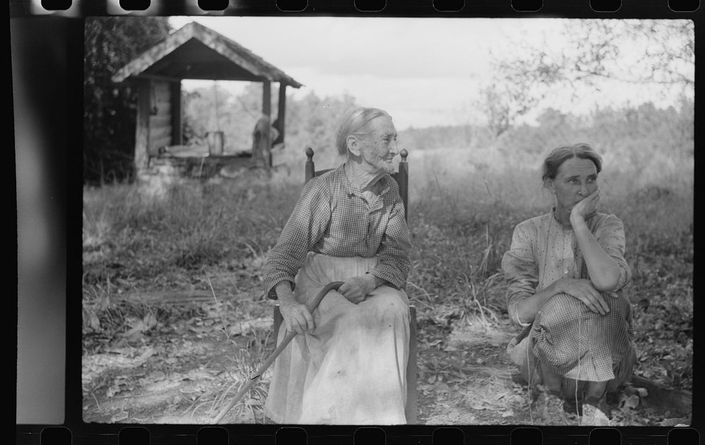 [Untitled photo, possibly related to: Mrs. Lloyd, ninety-one year old mother of Miss Nettie Lloyd, who is a pellagra victim.…