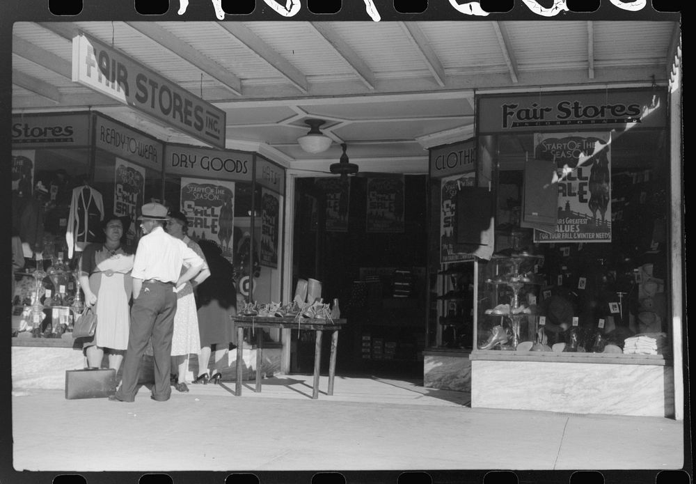 [Untitled photo, possibly related to: Saturday afternoon on main street, Lexington, Mississippi Delta, Mississippi]. Sourced…