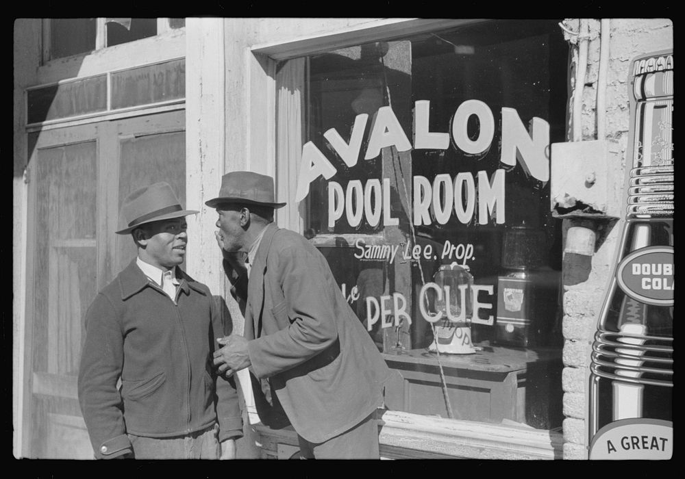 Poolroom on Beale Street, Memphis, Tennessee. Sourced from the Library of Congress.