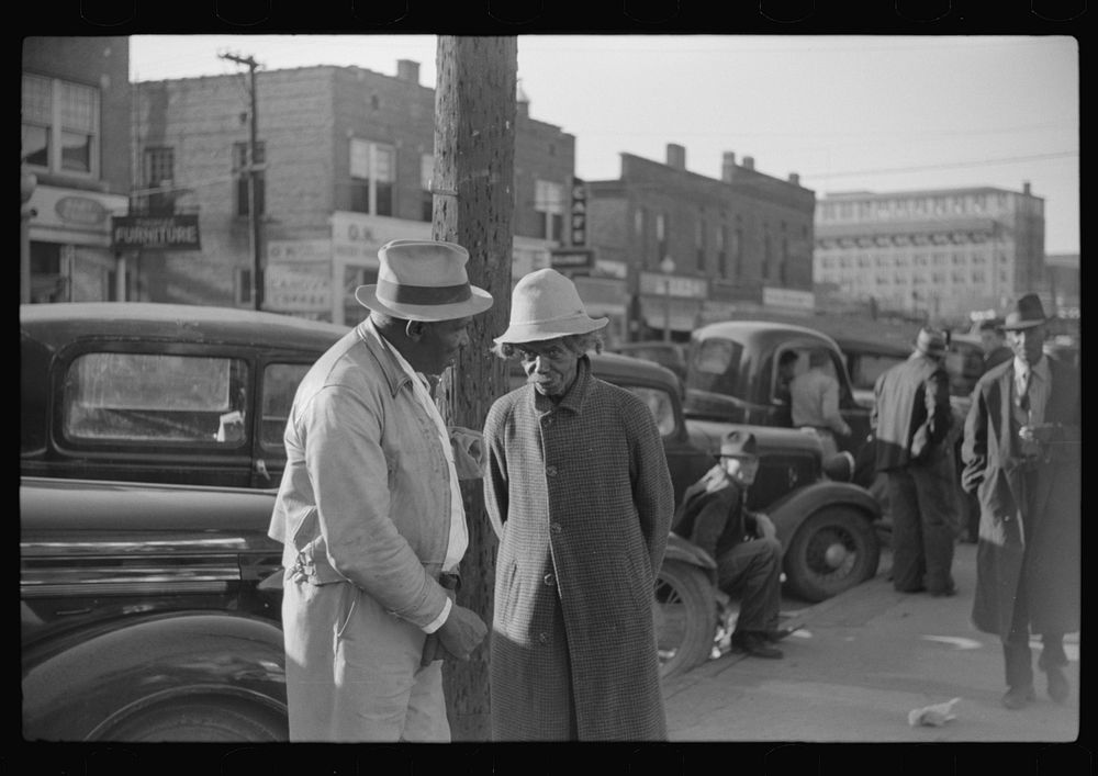 Saturday afternoon, Clarksdale, Mississippi Delta, Mississippi. Sourced from the Library of Congress.