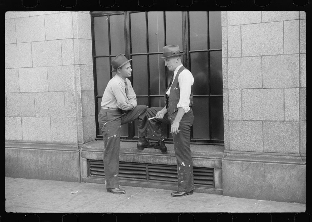 Cotton merchants outside the Memphis Cotton Exchange Building. Memphis, Tennessee. Sourced from the Library of Congress.