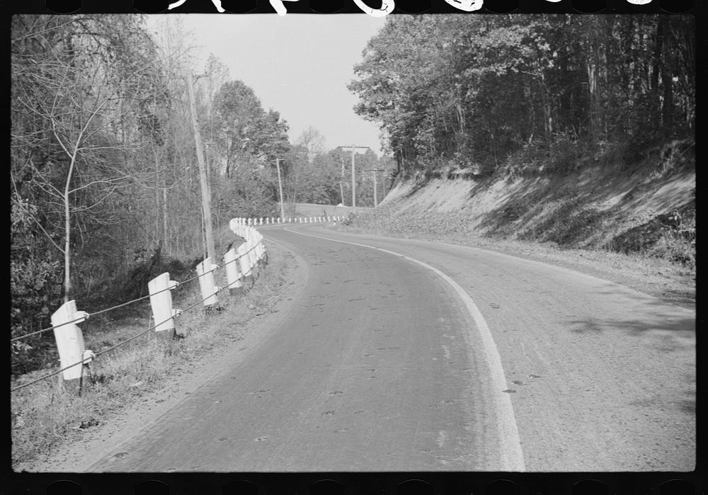 Highway near Asheville, North Carolina. Sourced from the Library of Congress.