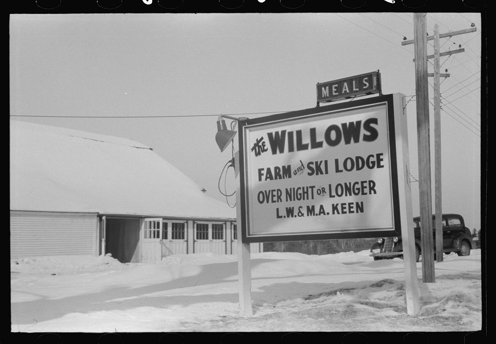 Sign along highway near Franconia, New Hampshire. Sourced from the Library of Congress.