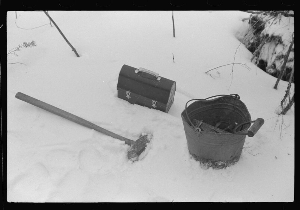 Lumbermen's tools and lunch box near Littleton, New Hampshire. Sourced from the Library of Congress.