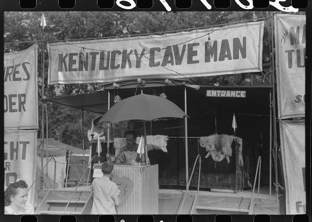 Midway and carnival, Shelby County Fair and Horse Show, Shelbyville, Kentucky. Sourced from the Library of Congress.