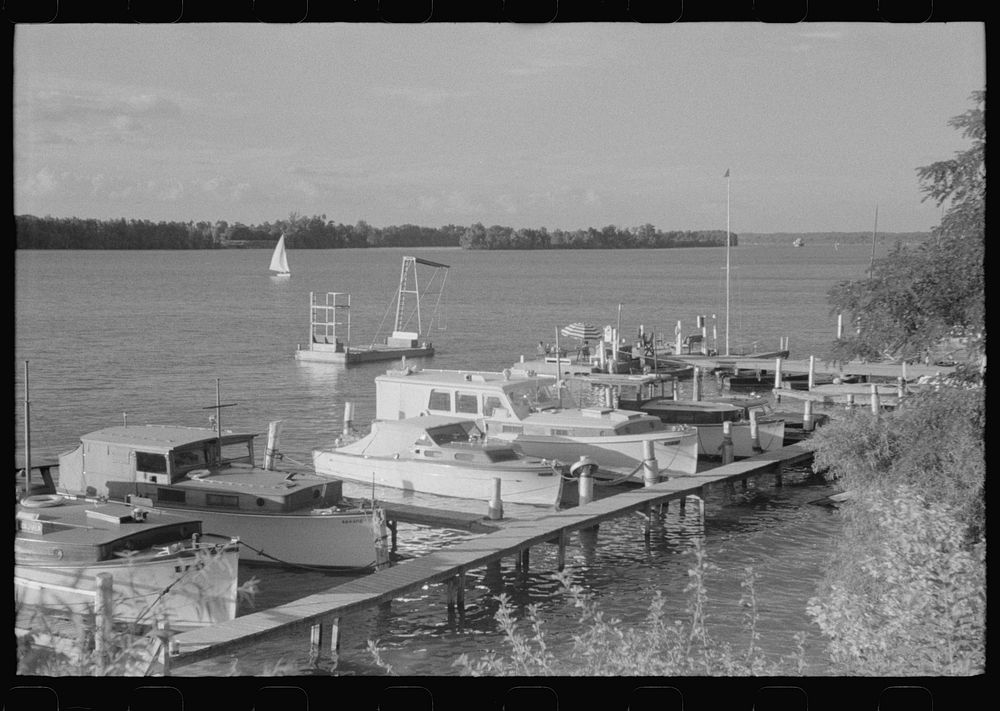 [Untitled photo, possibly related to: Yacht basin, Louisville, Kentucky]. Sourced from the Library of Congress.