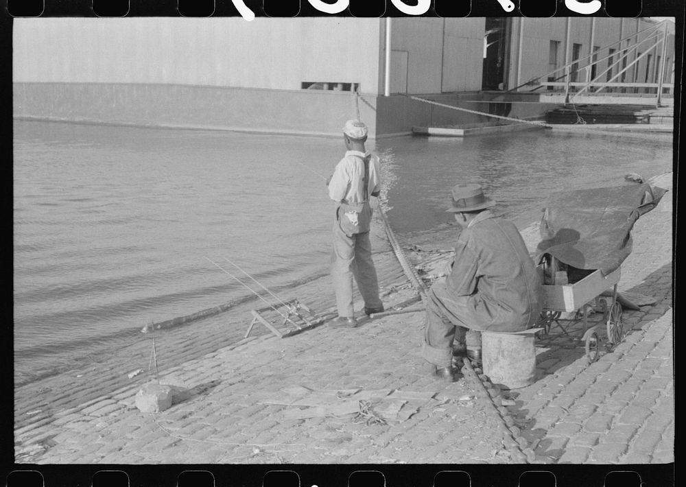 Fishing along the Ohio River, Louisvillle, Kentucky. Sourced from the Library of Congress.