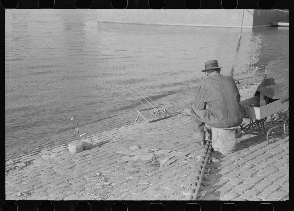 Fishing along the Ohio River, Louisvillle, Kentucky. Sourced from the Library of Congress.