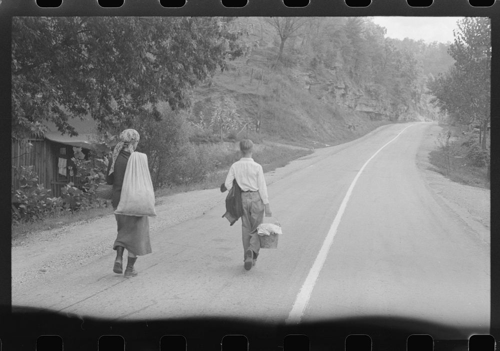 [Untitled photo, possibly related to: Mountain children going home along highway near Jackson, Breathitt County, Kentucky].…