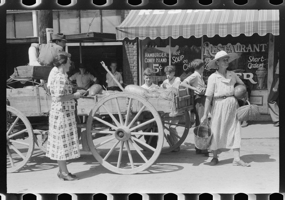 Selling watermelons on Saturdays and court day in Jackson, Breathitt County, Kentucky. Sourced from the Library of Congress.
