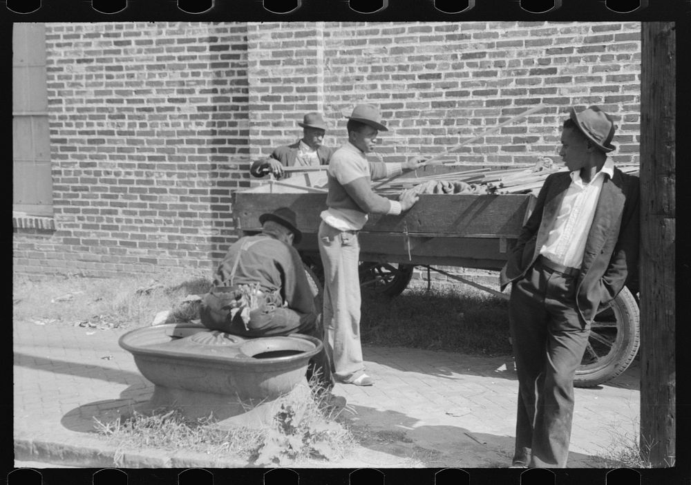 [Untitled photo, possibly related to: Taking a load of tobacco into the warehouse for the auction sale. Danville, Virginia].…