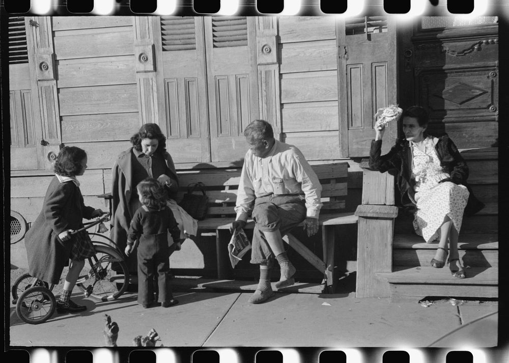 [Untitled photo, possibly related to: Sunday afternoon in New Orleans, Louisiana]. Sourced from the Library of Congress.