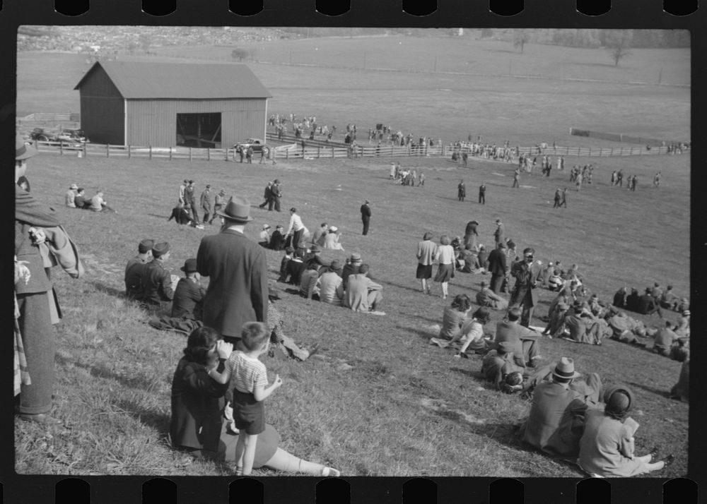 [Untitled photo, possibly related to: Spectators at the Point to Point cup race of the Maryland Hunt Club. Worthington…