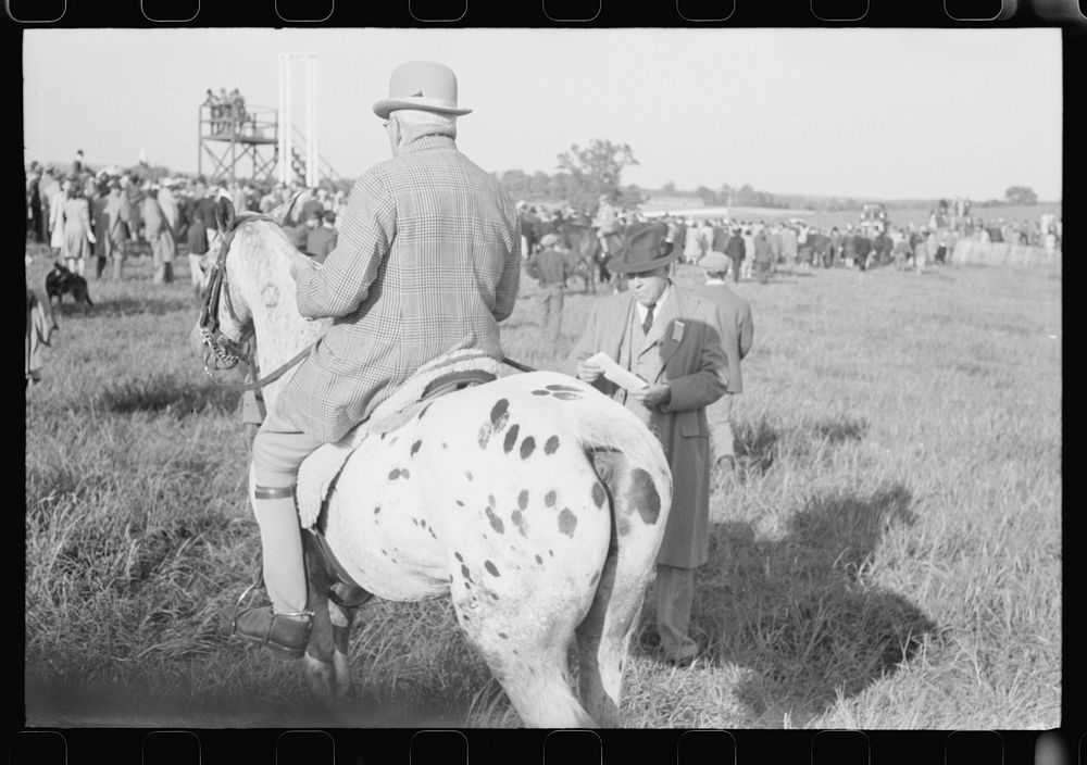 Judge at horse races, Warrenton, Virginia. Sourced from the Library of Congress.