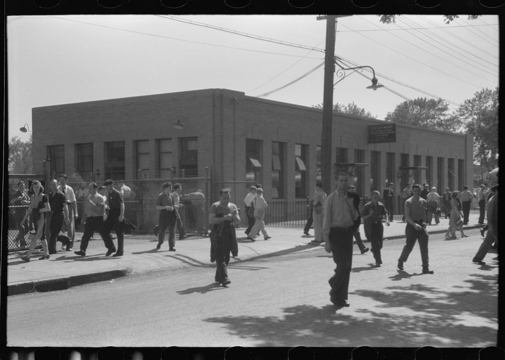 [Untitled photo, possibly related to: Workers leaving plant at afternoon change of shift, Pratt and Whitney, United…