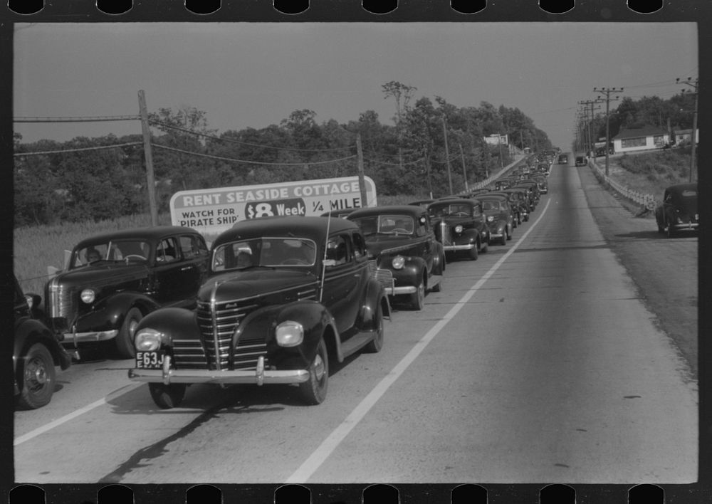 Highway from New York City to the shore. Sunday traffic. Sourced from the Library of Congress.