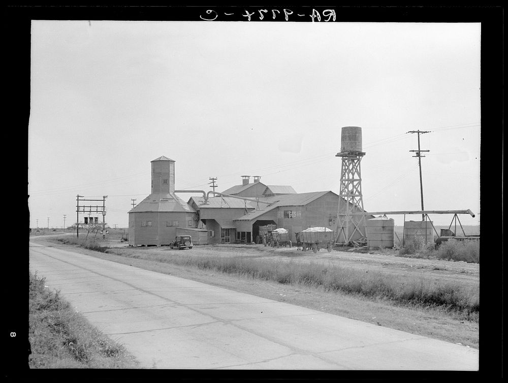 Cotton gin. Robstown, Texas. Sourced from the Library of Congress.