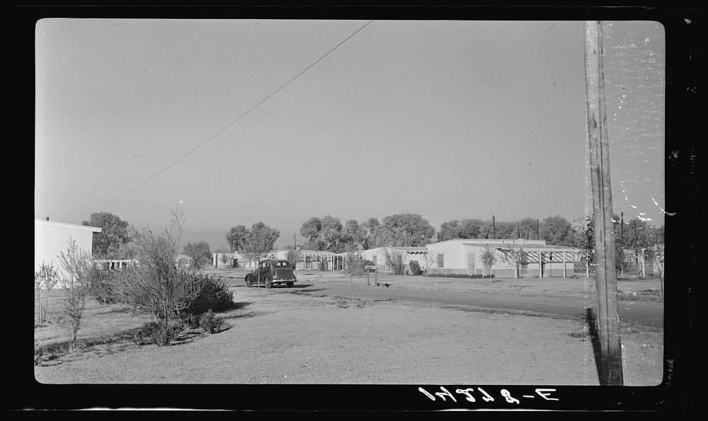 Farmworkers' homes. Glendale, Arizona. Sourced from the Library of Congress.