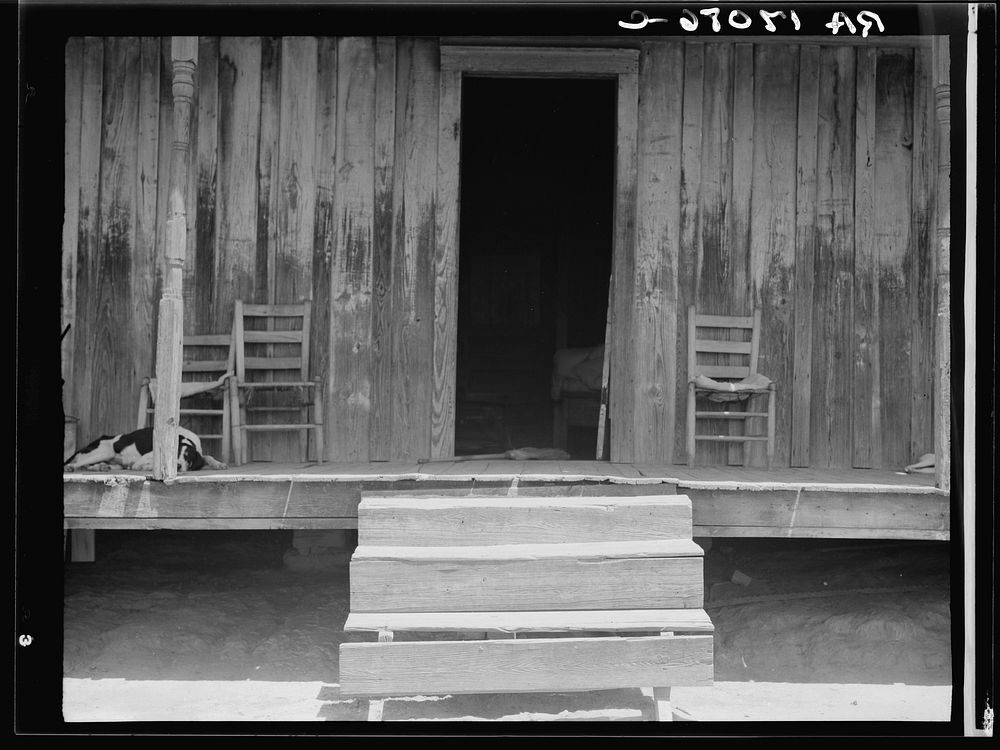 Home of tenant farmer near Newport, Oklahoma. Sourced from the Library of Congress.