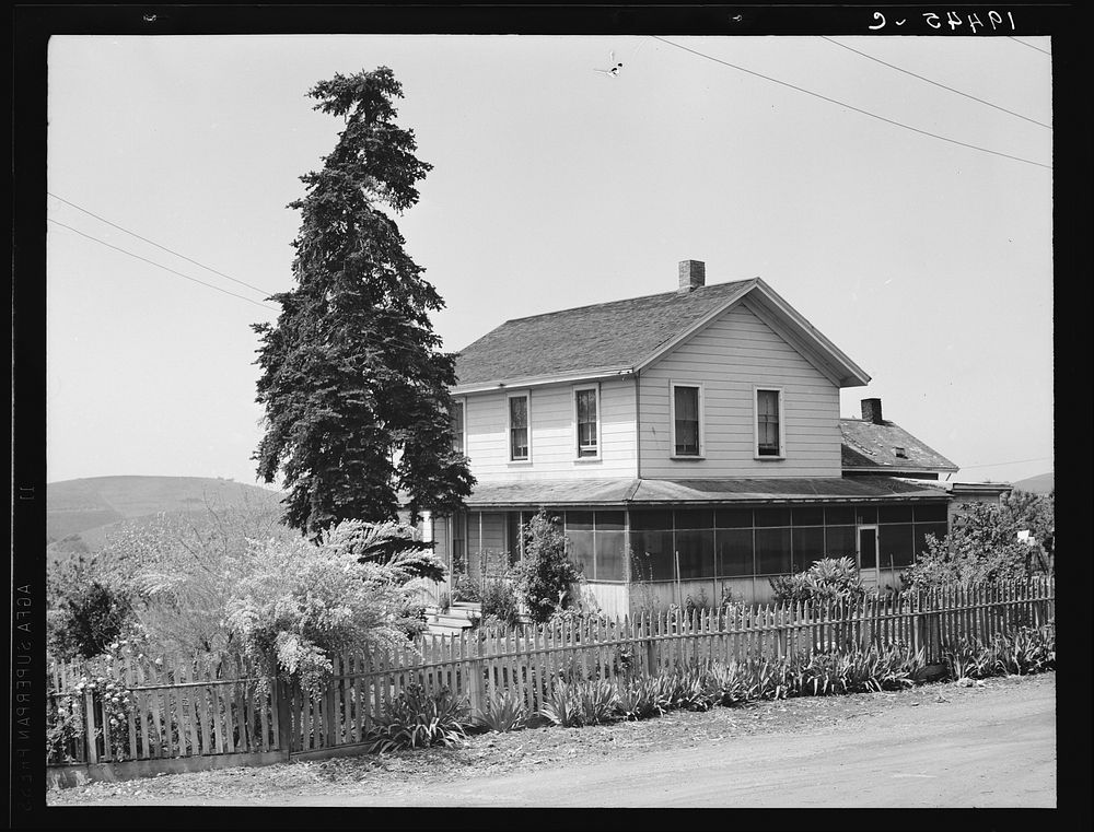 Ranch house of a small Italian farmer. Santa Clara County, California. Sourced from the Library of Congress.