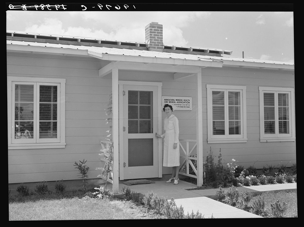Tulare County, California. Farm Security Administration (FSA) camp for migratory agricultural workers at Farmersville.…
