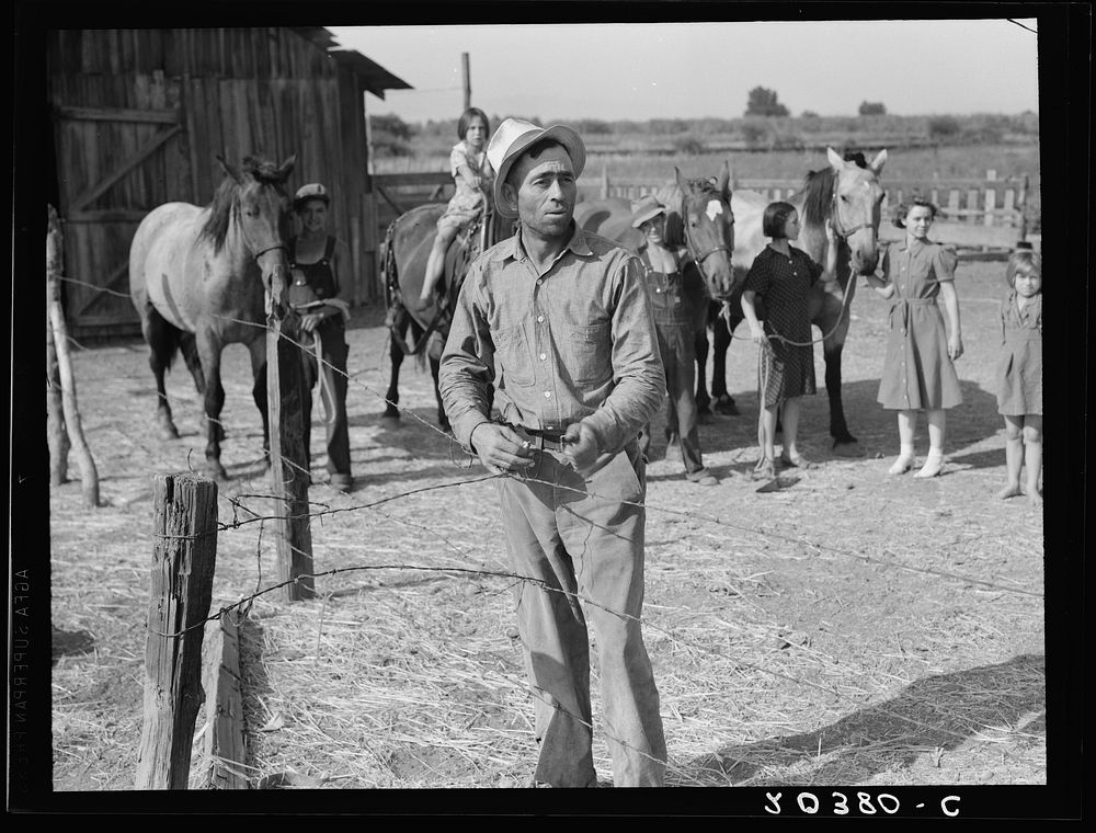 Chris Adolf, his teams and six of his children, on their new farm. Washington, Yakima Valley, near Wapato. Farm Security…