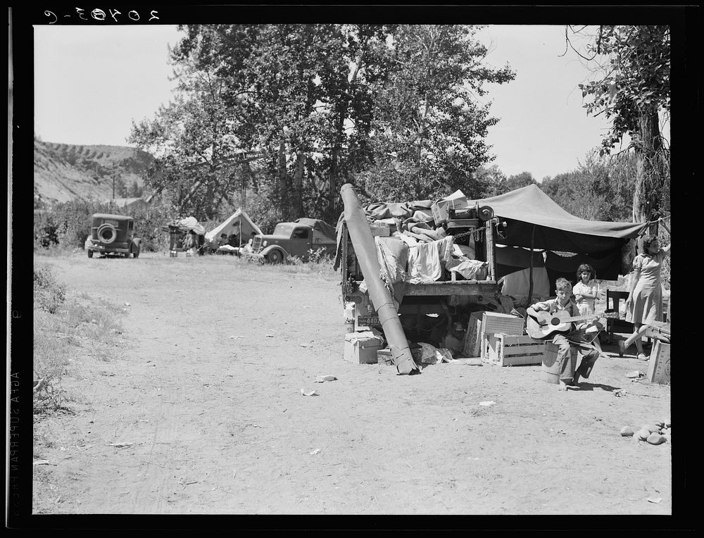[Untitled photo, possibly related to: Washington, Yakima Valley. Camp of migratory families in "Ramblers Park."]. Sourced…
