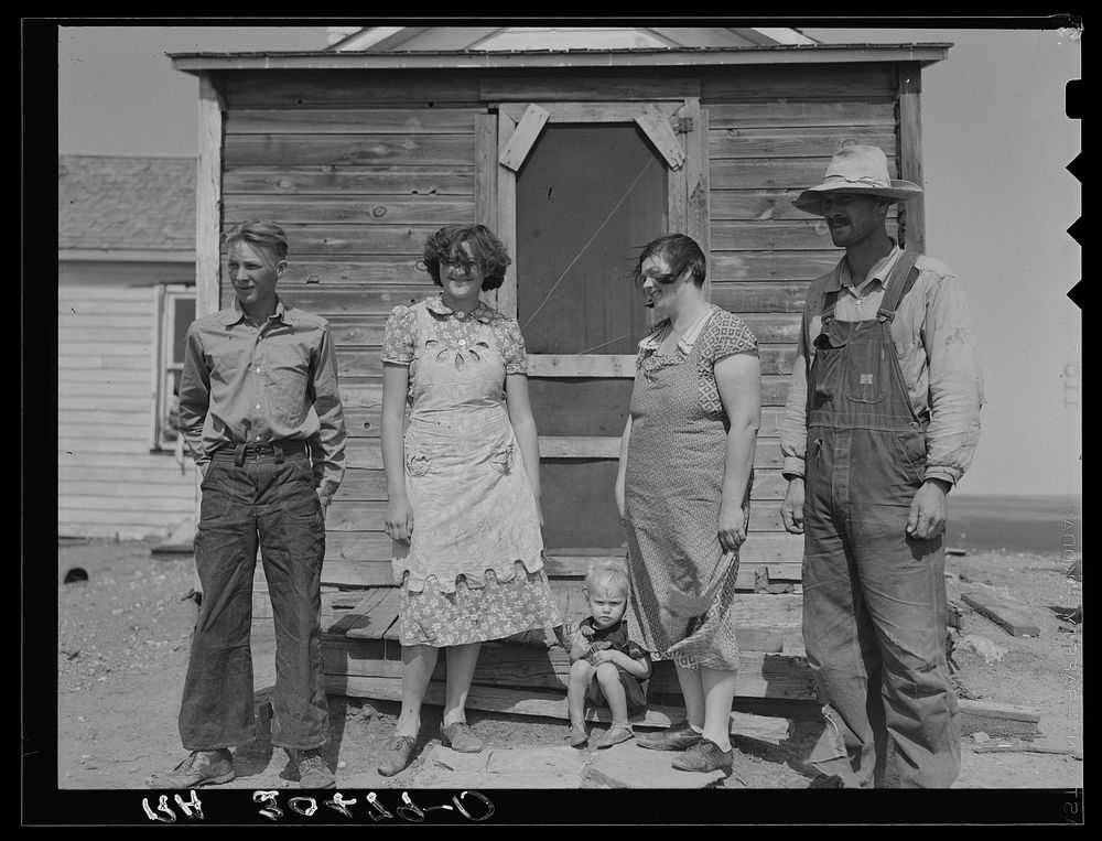 Family of E. Forder. Williams County, North Dakota by Russell Lee