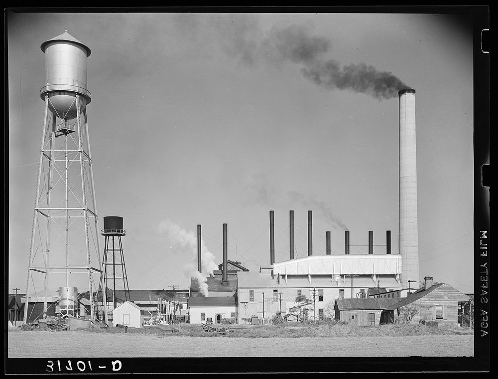Jeanerette, Louisiana. Sugar mill by Russell Lee