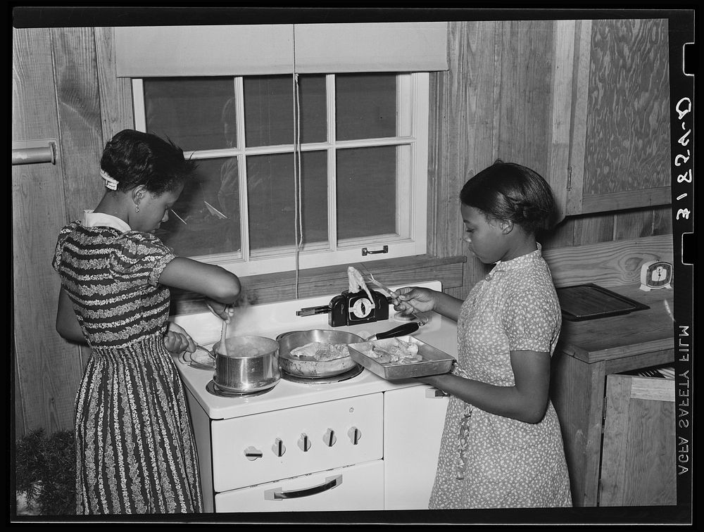 Cooking lesson in school. Lakeview Project, Arkansas by Russell Lee