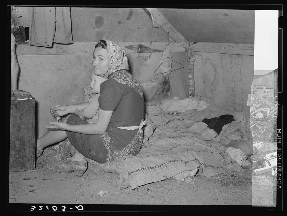 [Untitled photo, possibly related to: White migrant mother with child. Weslaco, Texas. See general caption 32108-D] by…