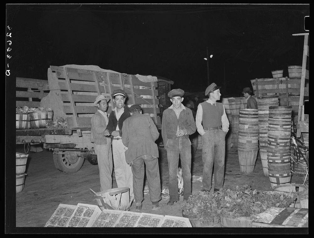 [Untitled photo, possibly related to: Early morning vegetable market. San Antonio, Texas] by Russell Lee