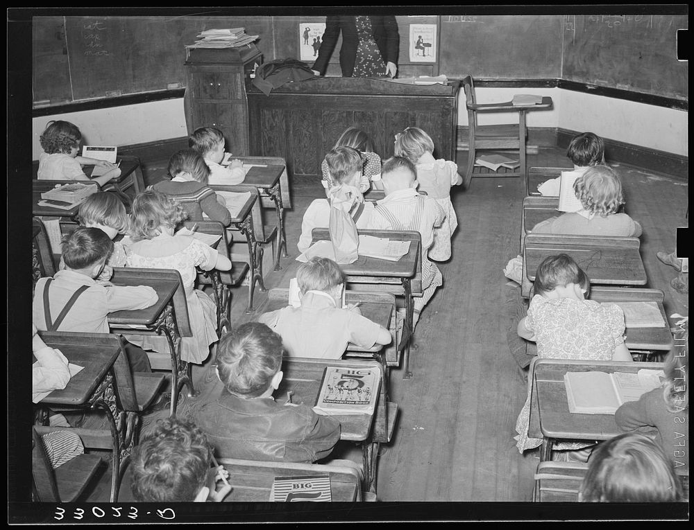Schoolroom in grade school. San Augustine, Texas by Russell Lee