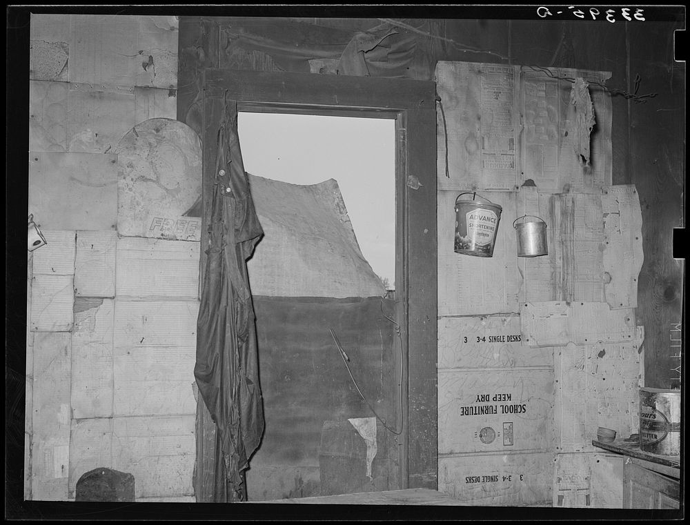 Window in home of  agricultural day laborer's home in Muskogee, Oklahoma by Russell Lee