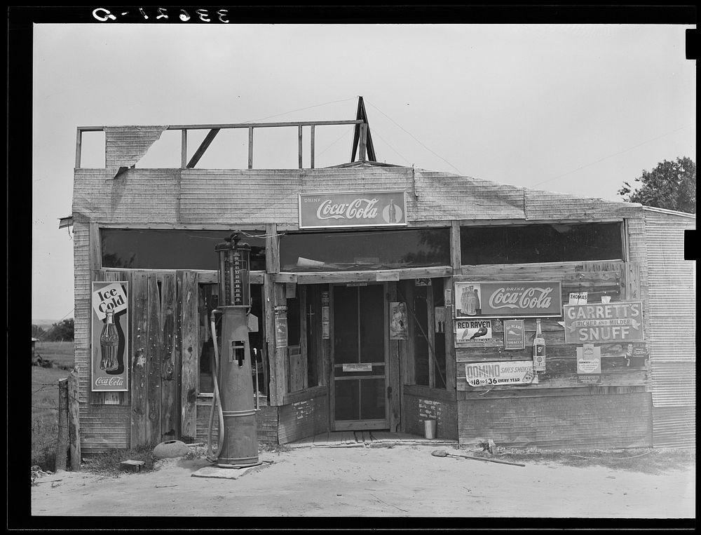 Country store. Wagoner County, Oklahoma by Russell Lee