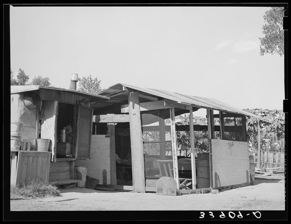 Shack at community camp. Oklahoma City, Oklahoma. See general caption no. 21 by Russell Lee