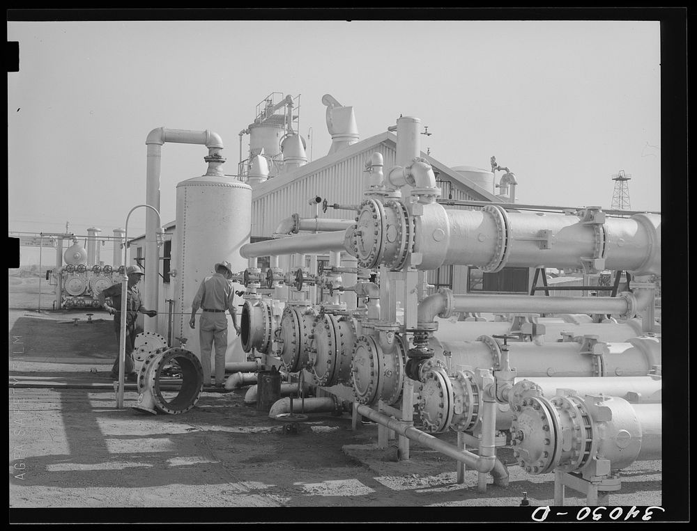 Equipment at oil refinery. Seminole, Oklahoma by Russell Lee